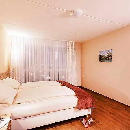 Sleeps 4 Wifi *